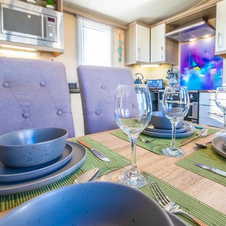 Sea 'N' Stars Platinum Plus Holiday Home With Views, Free Wifi And Netflix Camber Dış mekan fotoğraf
