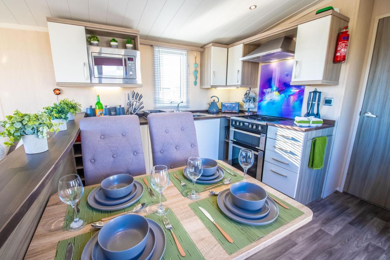 Sea 'N' Stars Platinum Plus Holiday Home With Views, Free Wifi And Netflix Camber Dış mekan fotoğraf